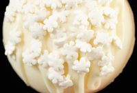 Dreamy White Hot Chocolate Spheres